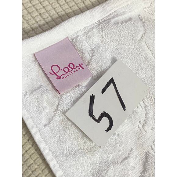 Lilly Pulitzer White Cotton hand towel 17x30 Palm tree embossed - Picture 10 of 10